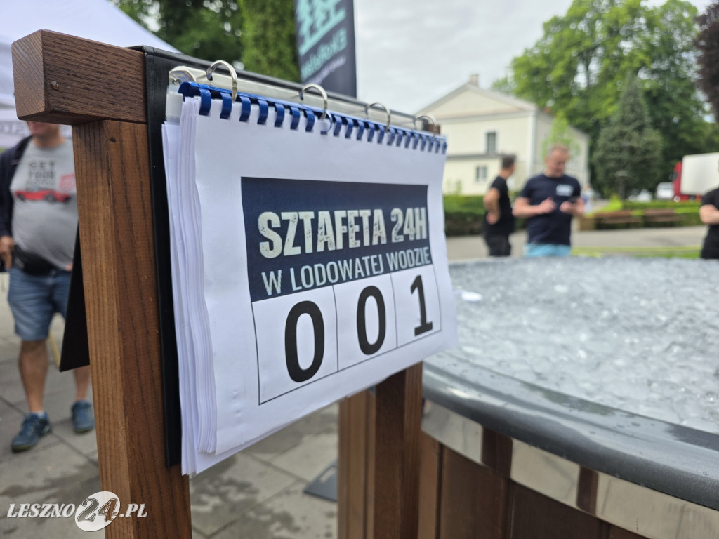 Sztafeta 24h w lodowatej wodzie we Włoszakowicach