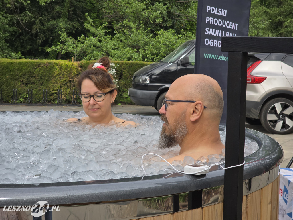 Sztafeta 24h w lodowatej wodzie we Włoszakowicach