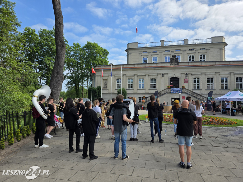 Sztafeta 24h w lodowatej wodzie we Włoszakowicach