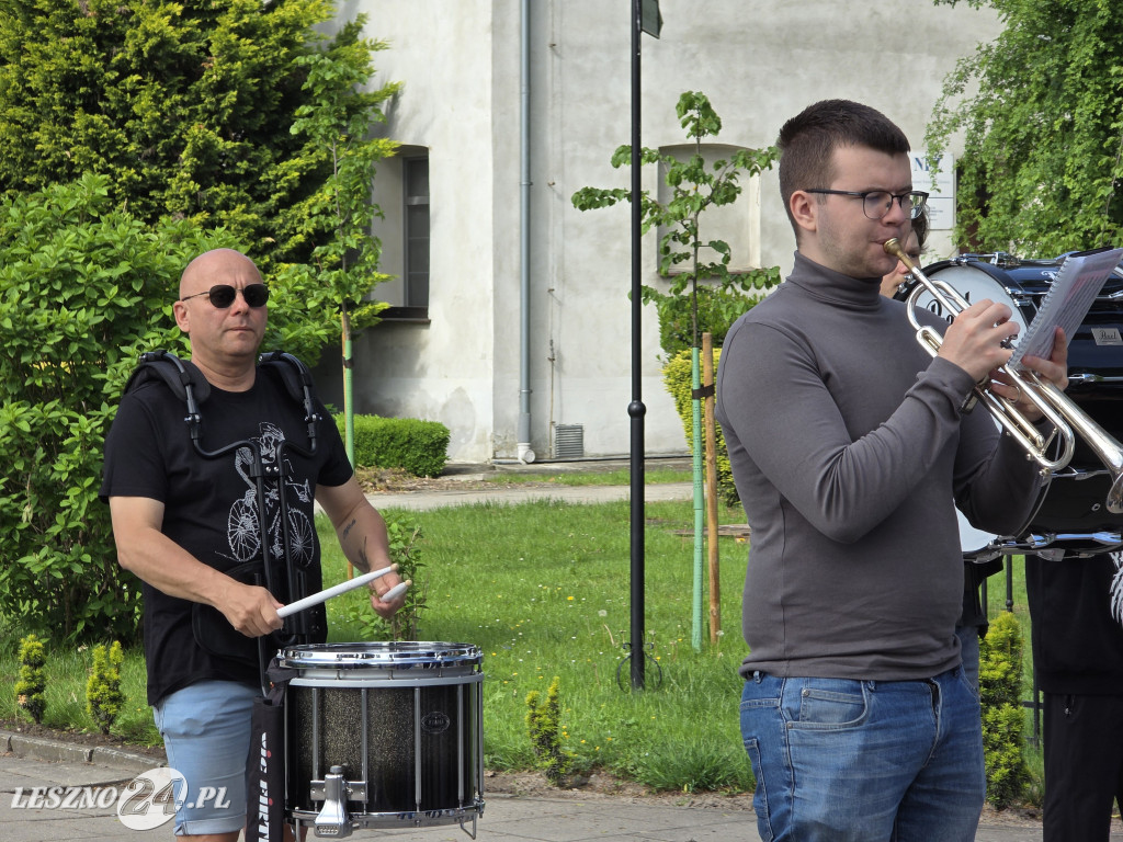 Sztafeta 24h w lodowatej wodzie we Włoszakowicach