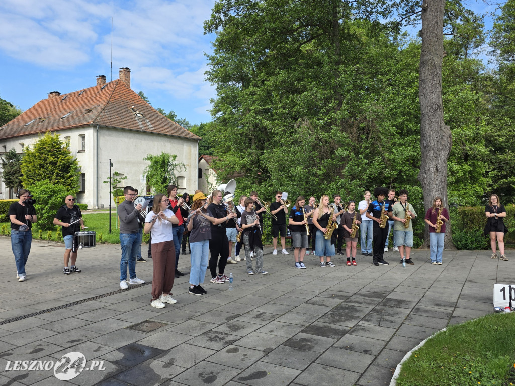 Sztafeta 24h w lodowatej wodzie we Włoszakowicach