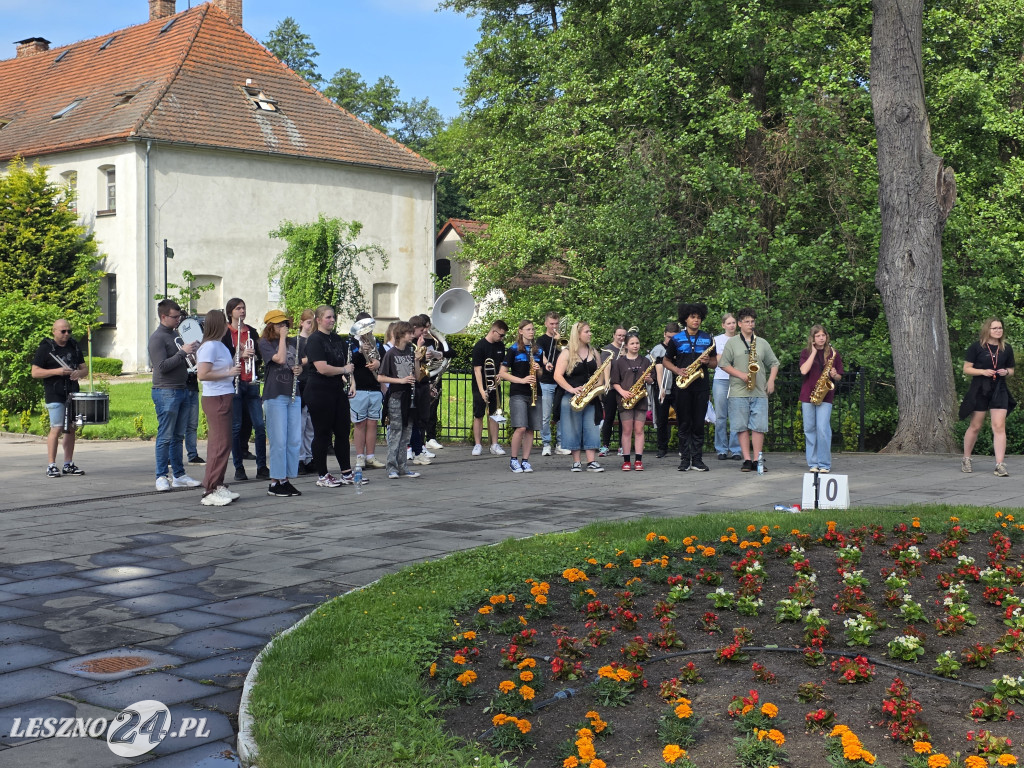 Sztafeta 24h w lodowatej wodzie we Włoszakowicach