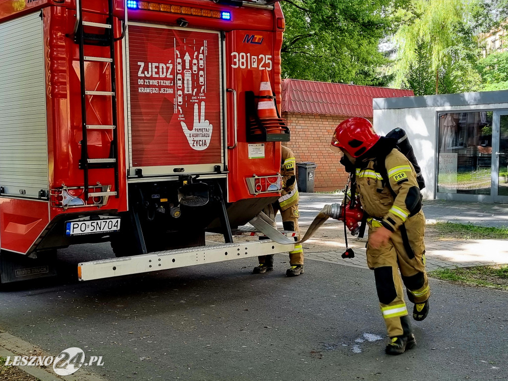 Strażacy wezwani na ulicę Sułkowskiego w Lesznie
