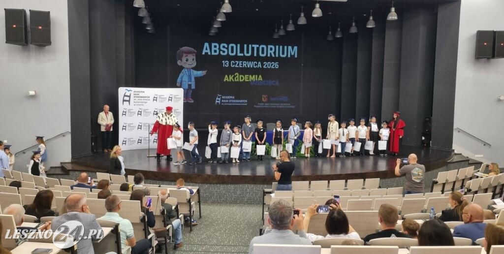 Zakończenie roku Akademii Dziecięcej w ANS w Lesznie