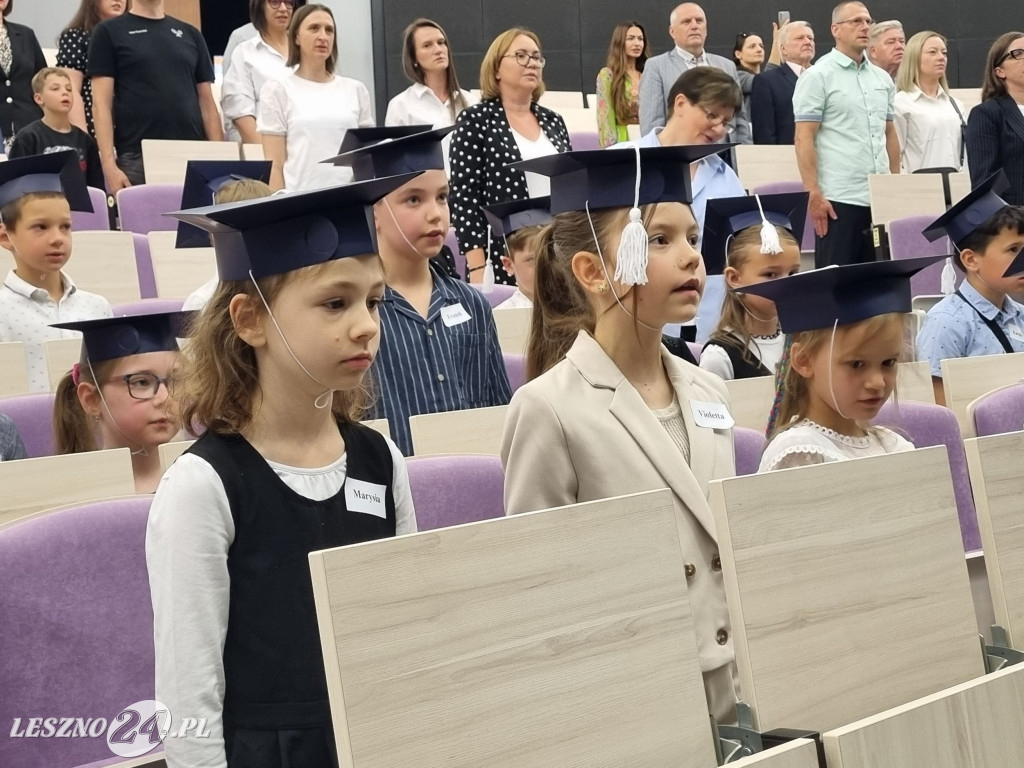Zakończenie roku Akademii Dziecięcej w ANS w Lesznie