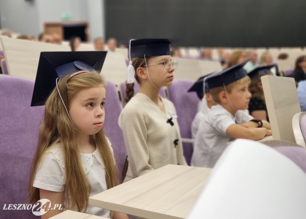 Zakończenie roku Akademii Dziecięcej w ANS w Lesznie