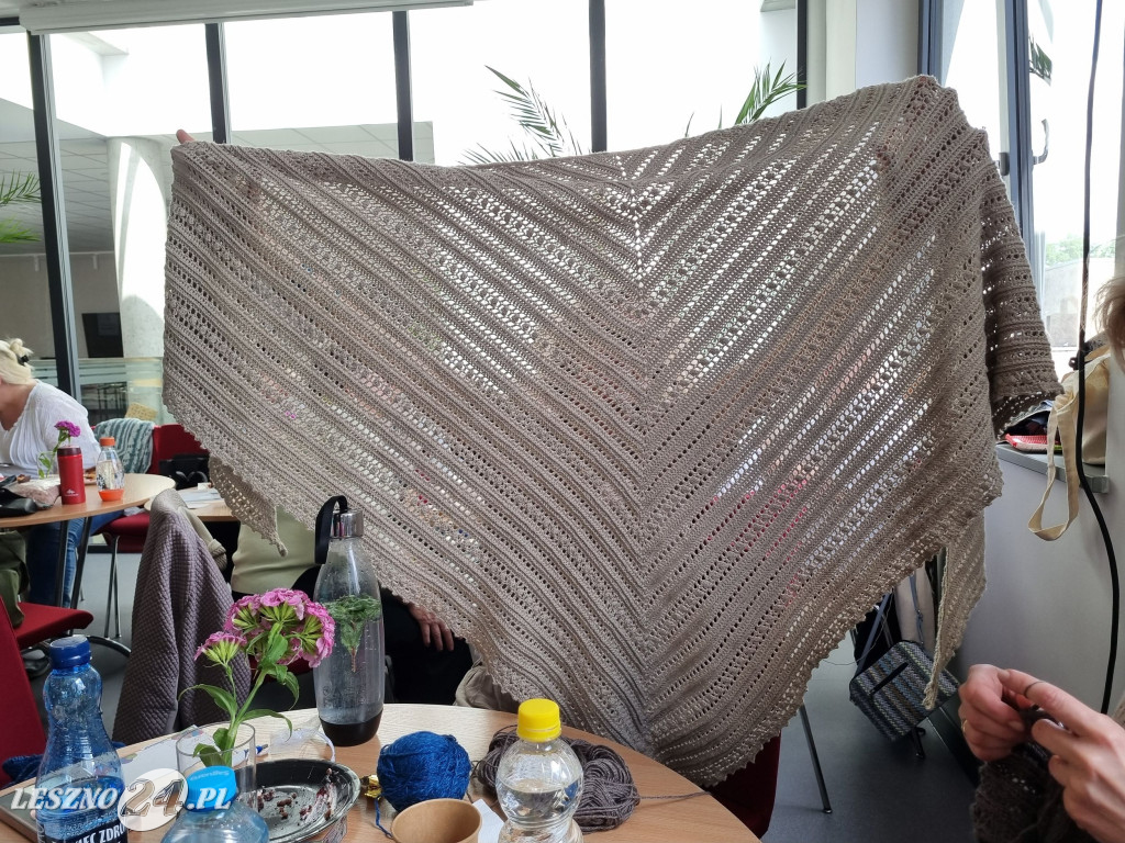 Światowy Dzień Dziergania w Miejscach Publicznych w Lesznie