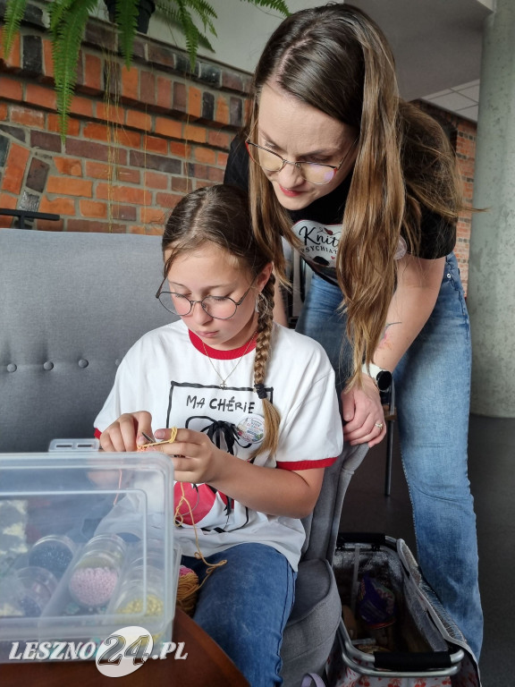 Światowy Dzień Dziergania w Miejscach Publicznych w Lesznie