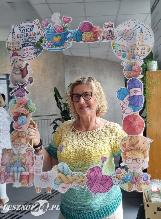 Światowy Dzień Dziergania w Miejscach Publicznych w Lesznie