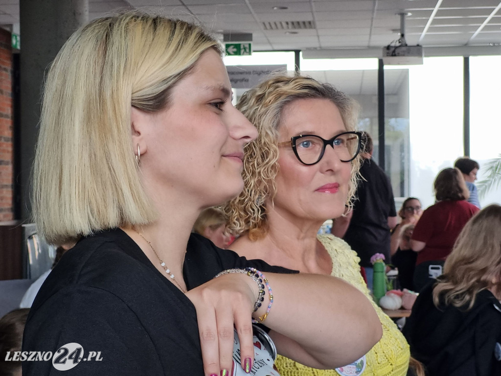 Światowy Dzień Dziergania w Miejscach Publicznych w Lesznie