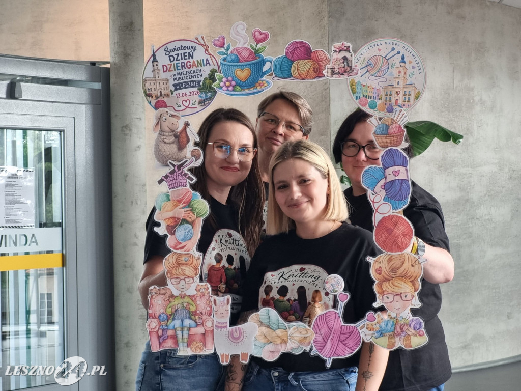 Światowy Dzień Dziergania w Miejscach Publicznych w Lesznie