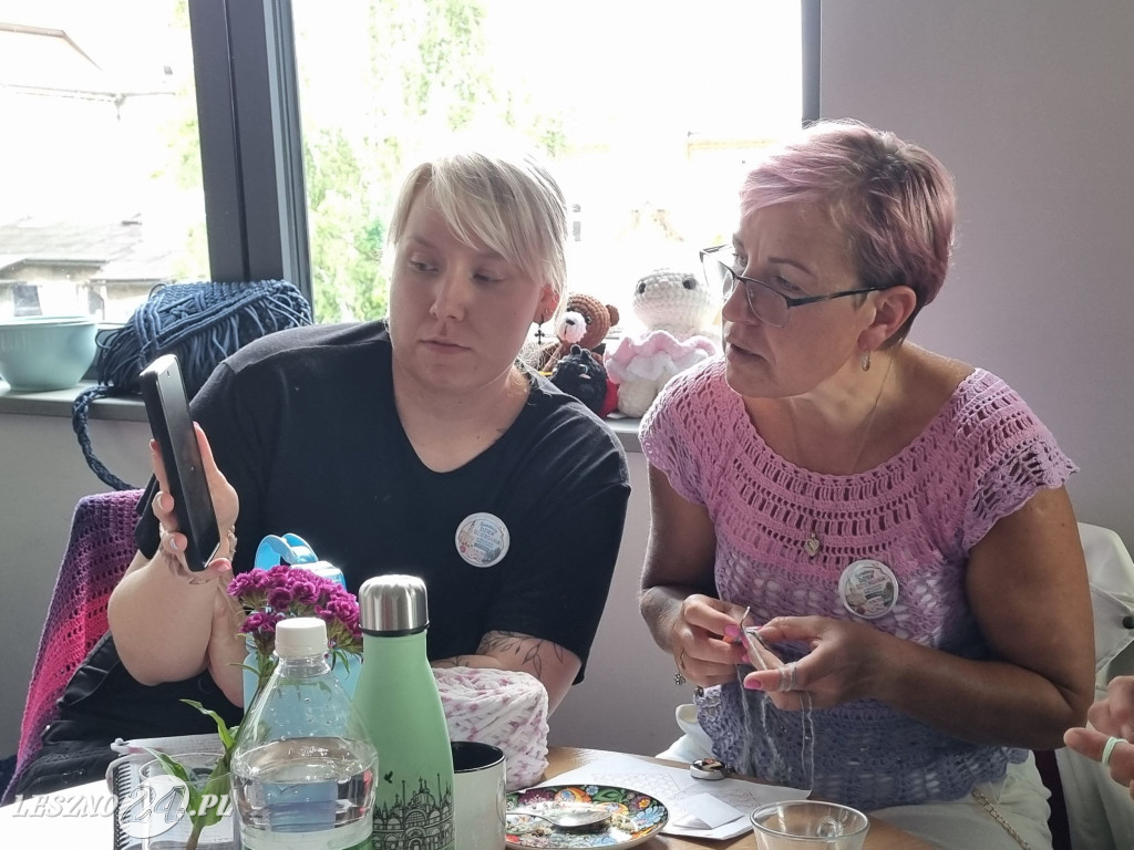 Światowy Dzień Dziergania w Miejscach Publicznych w Lesznie