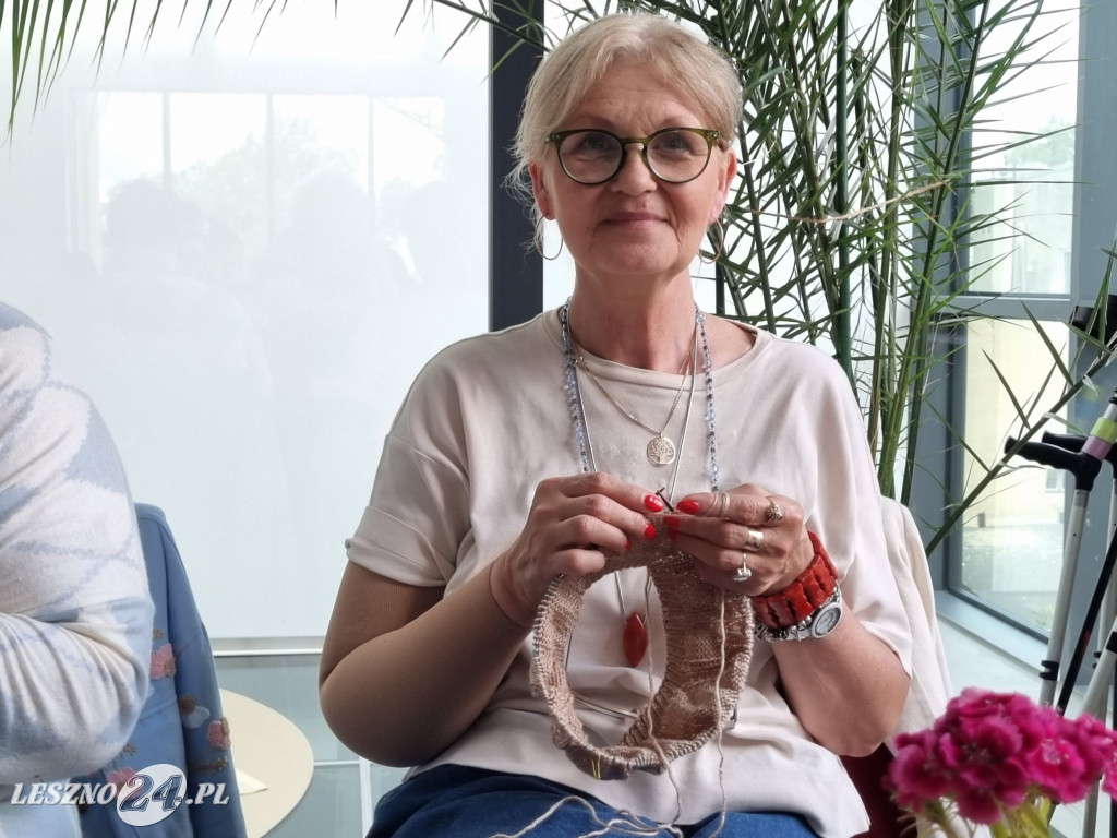 Światowy Dzień Dziergania w Miejscach Publicznych w Lesznie