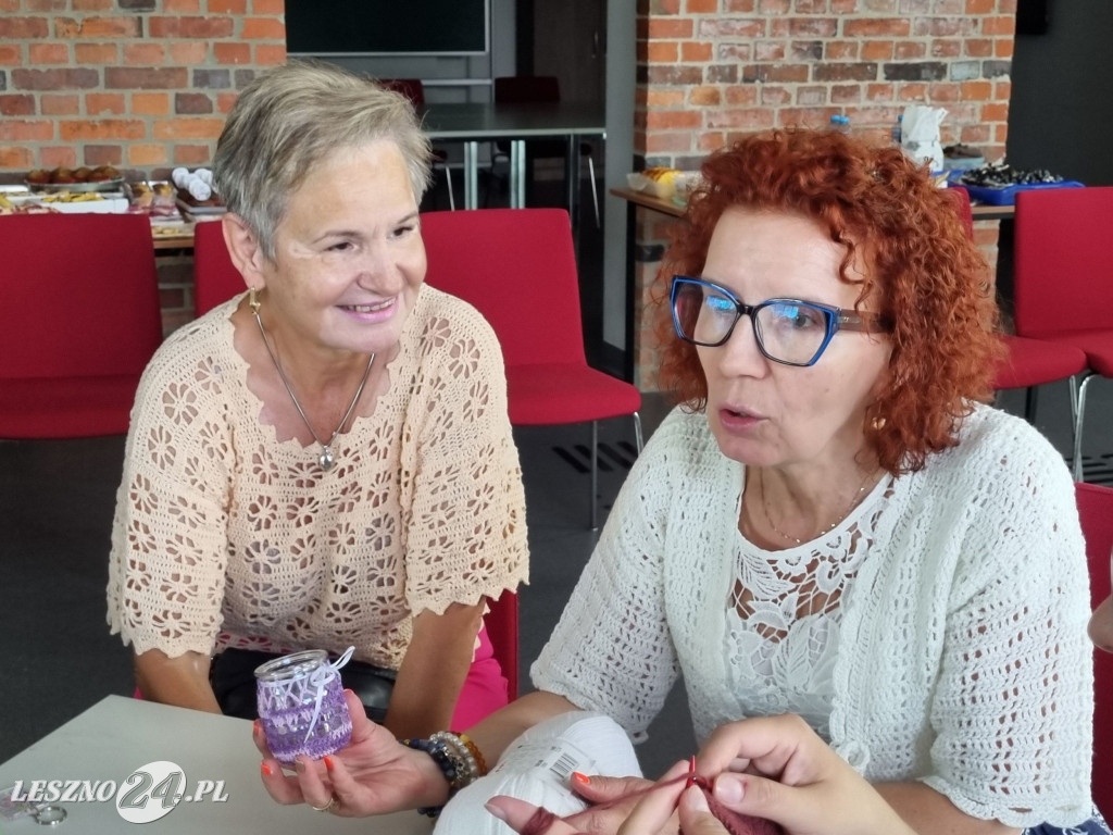 Światowy Dzień Dziergania w Miejscach Publicznych w Lesznie