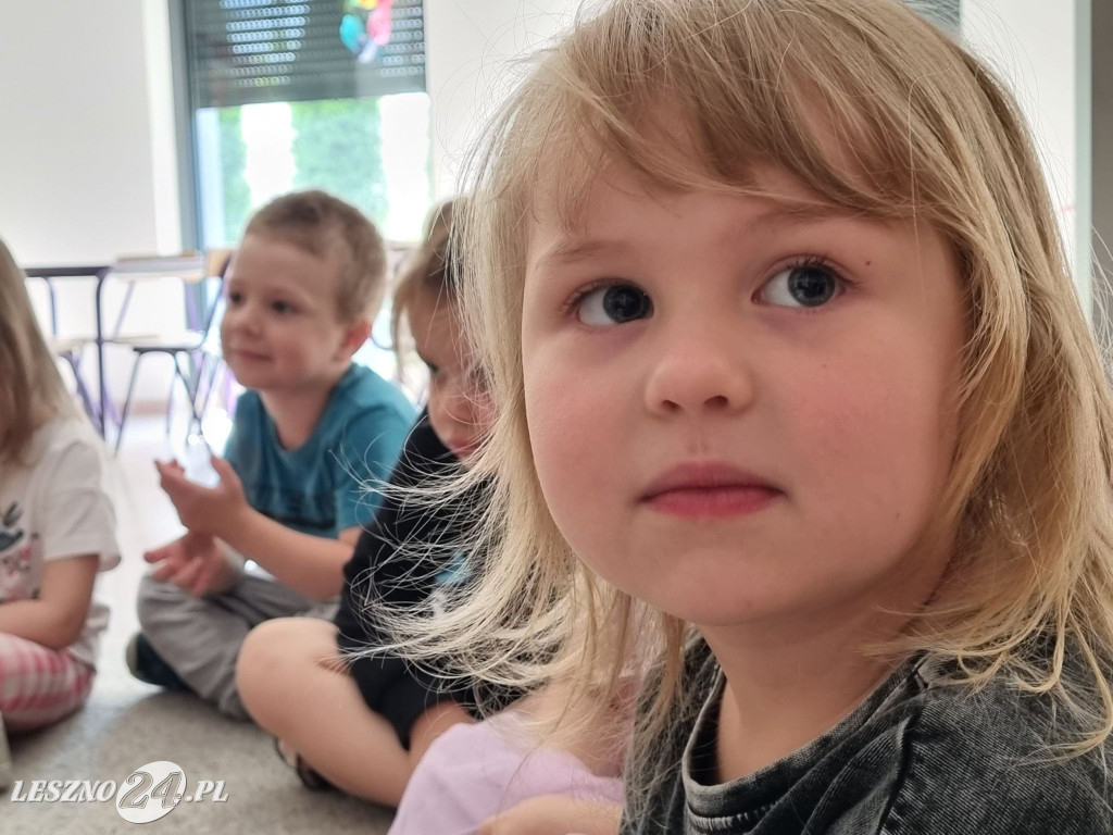 Lekcja teatralna w Przedszkolu nr 19 w Lesznie