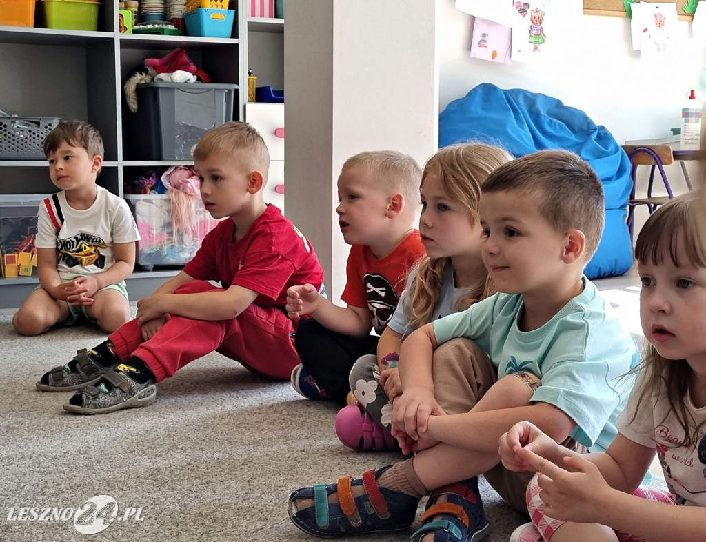 Lekcja teatralna w Przedszkolu nr 19 w Lesznie