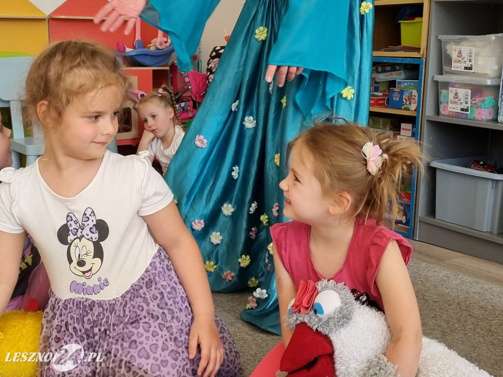 Lekcja teatralna w Przedszkolu nr 19 w Lesznie