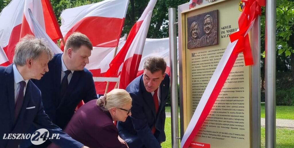 Odsłonięcie tablicy na Skwerze Marii i Lecha Kaczyńskich