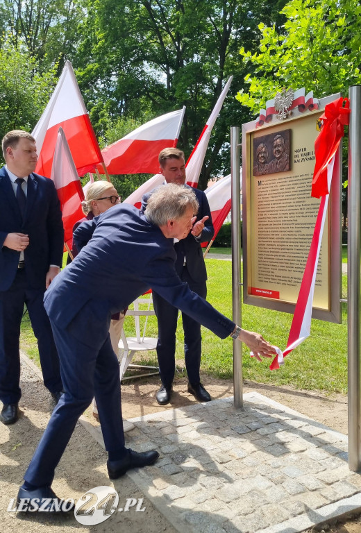 Odsłonięcie tablicy na Skwerze Marii i Lecha Kaczyńskich