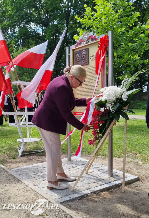 Odsłonięcie tablicy na Skwerze Marii i Lecha Kaczyńskich