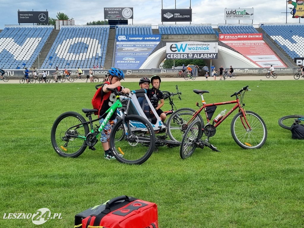 Na stadionie kręcili kilometry dla Leszna