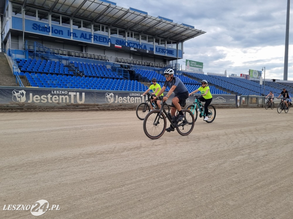 Na stadionie kręcili kilometry dla Leszna