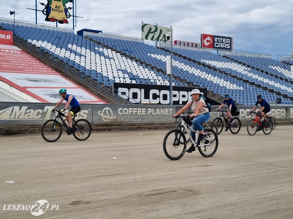 Na stadionie kręcili kilometry dla Leszna