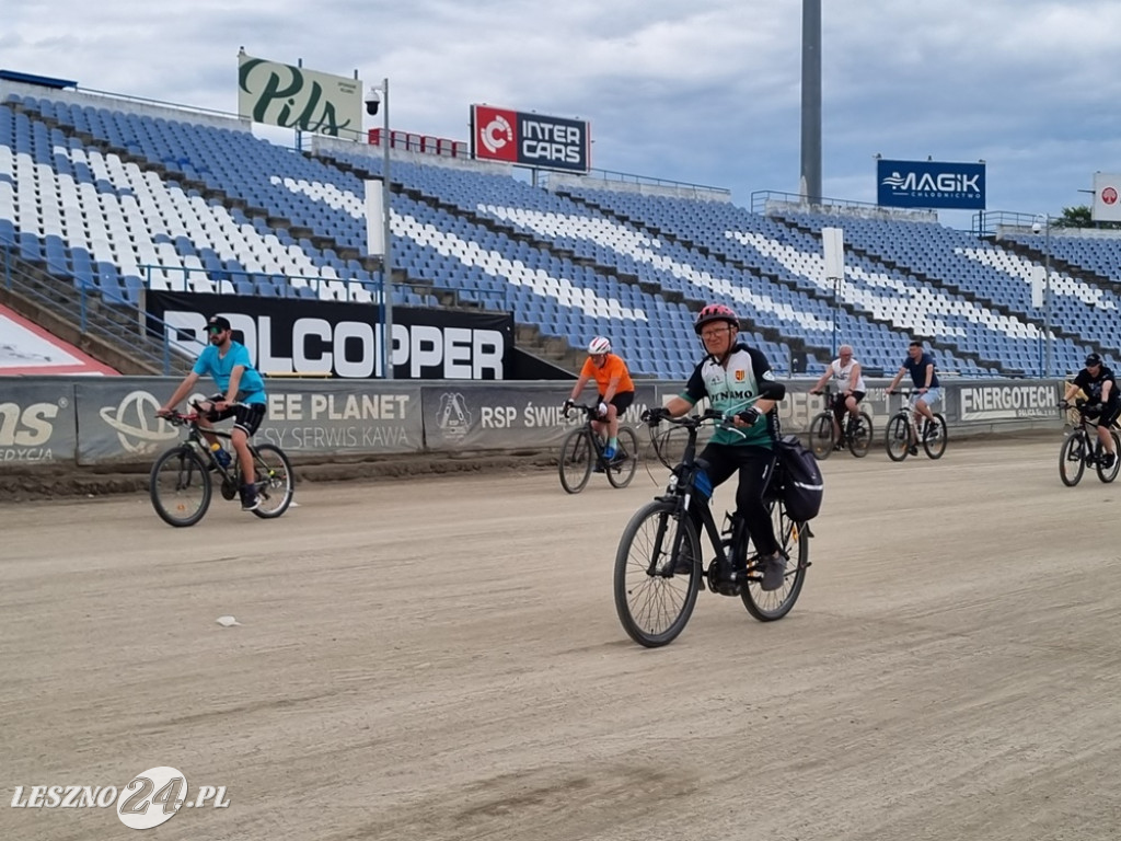 Na stadionie kręcili kilometry dla Leszna