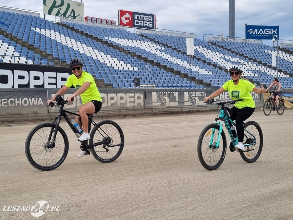 Na stadionie kręcili kilometry dla Leszna