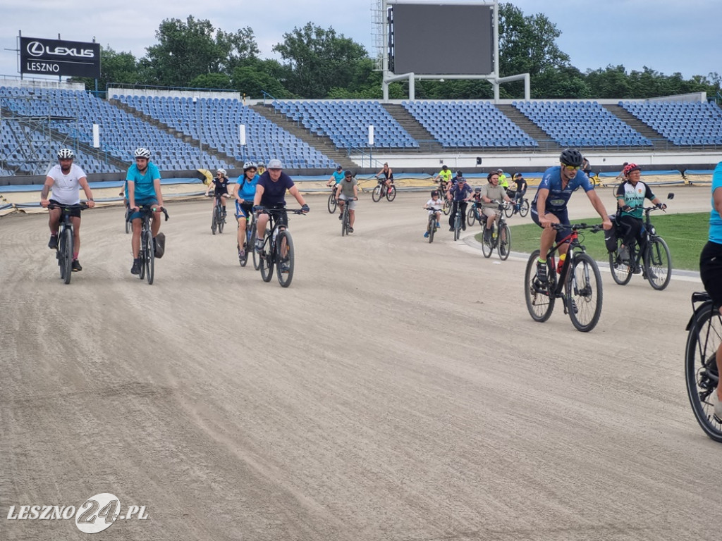 Na stadionie kręcili kilometry dla Leszna