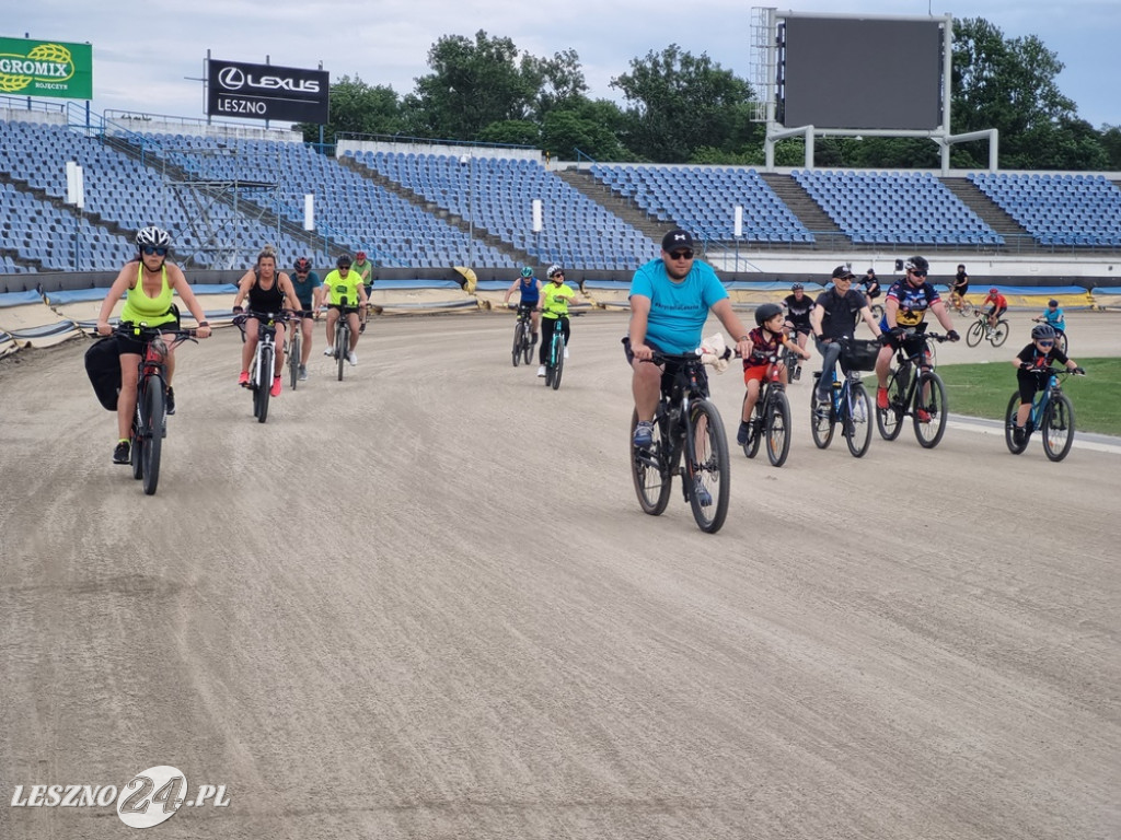 Na stadionie kręcili kilometry dla Leszna