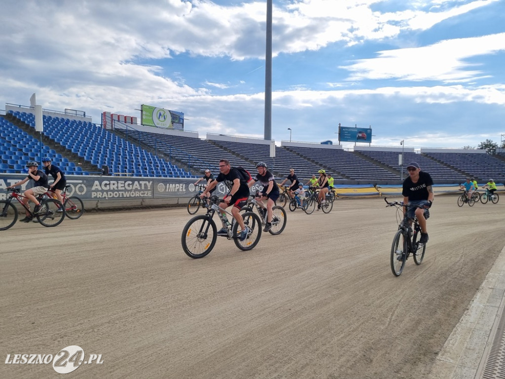Na stadionie kręcili kilometry dla Leszna