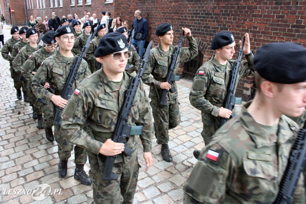 Kolejni rekruci złożyli przysięgę w Lesznie