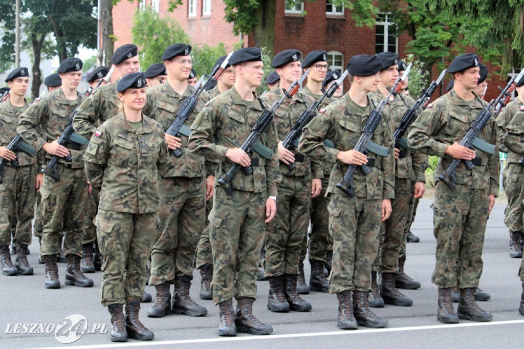 Kolejni rekruci złożyli przysięgę w Lesznie