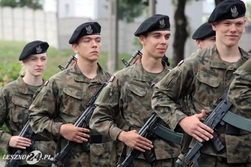 Kolejni rekruci złożyli przysięgę w Lesznie