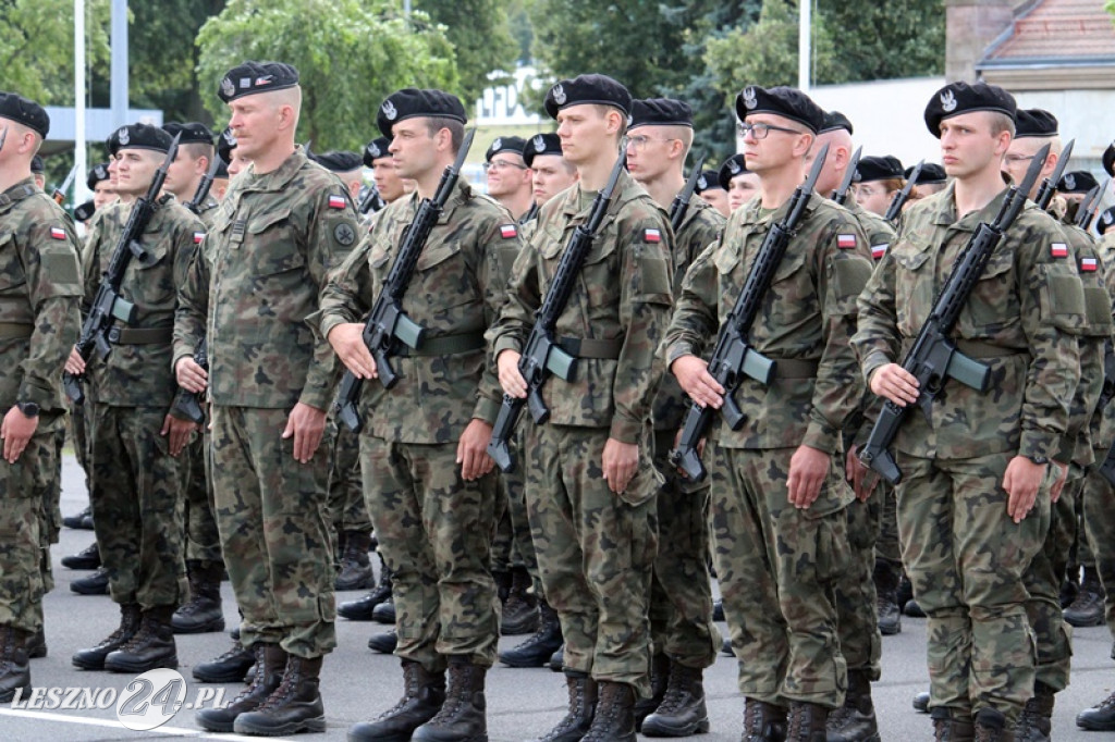 Kolejni rekruci złożyli przysięgę w Lesznie