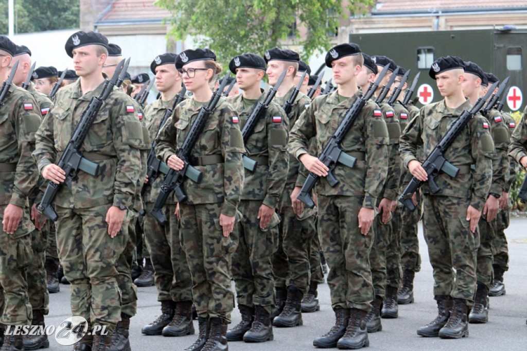 Kolejni rekruci złożyli przysięgę w Lesznie