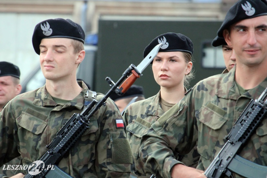 Kolejni rekruci złożyli przysięgę w Lesznie