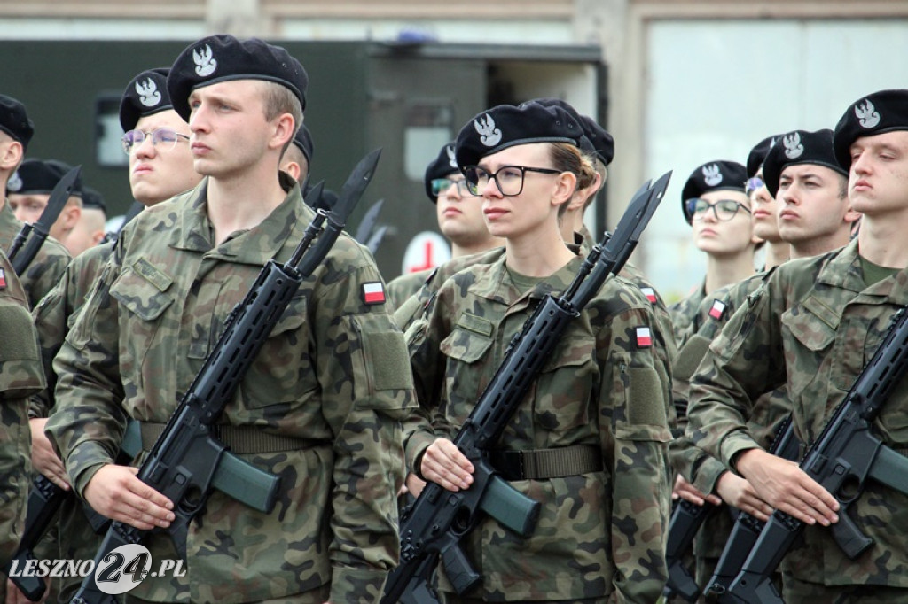Kolejni rekruci złożyli przysięgę w Lesznie