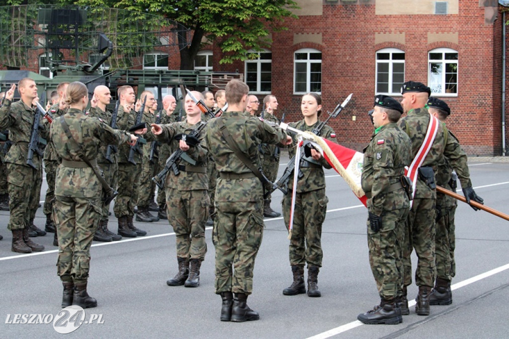 Kolejni rekruci złożyli przysięgę w Lesznie