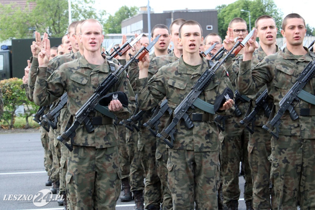 Kolejni rekruci złożyli przysięgę w Lesznie