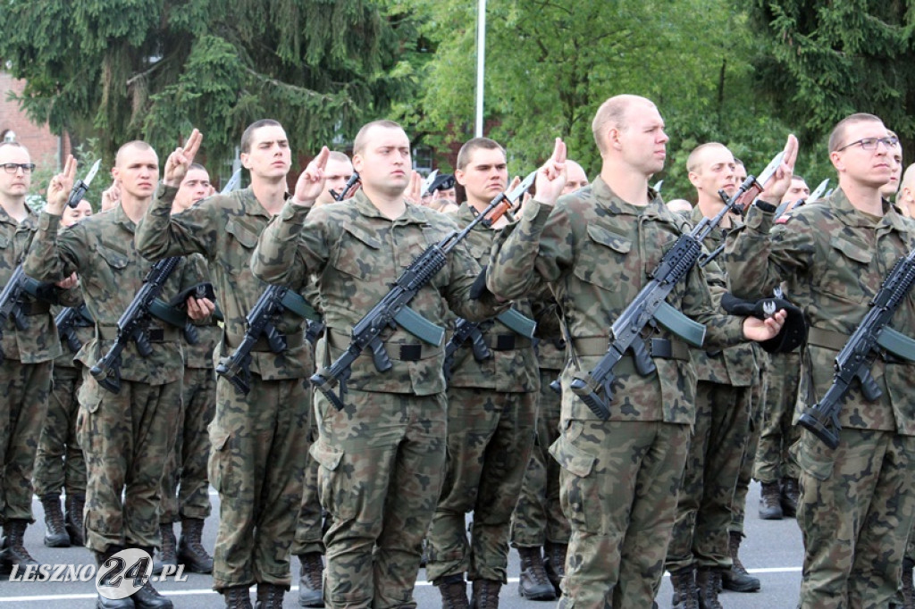 Kolejni rekruci złożyli przysięgę w Lesznie