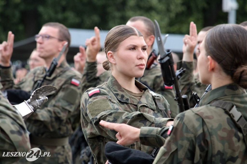 Kolejni rekruci złożyli przysięgę w Lesznie