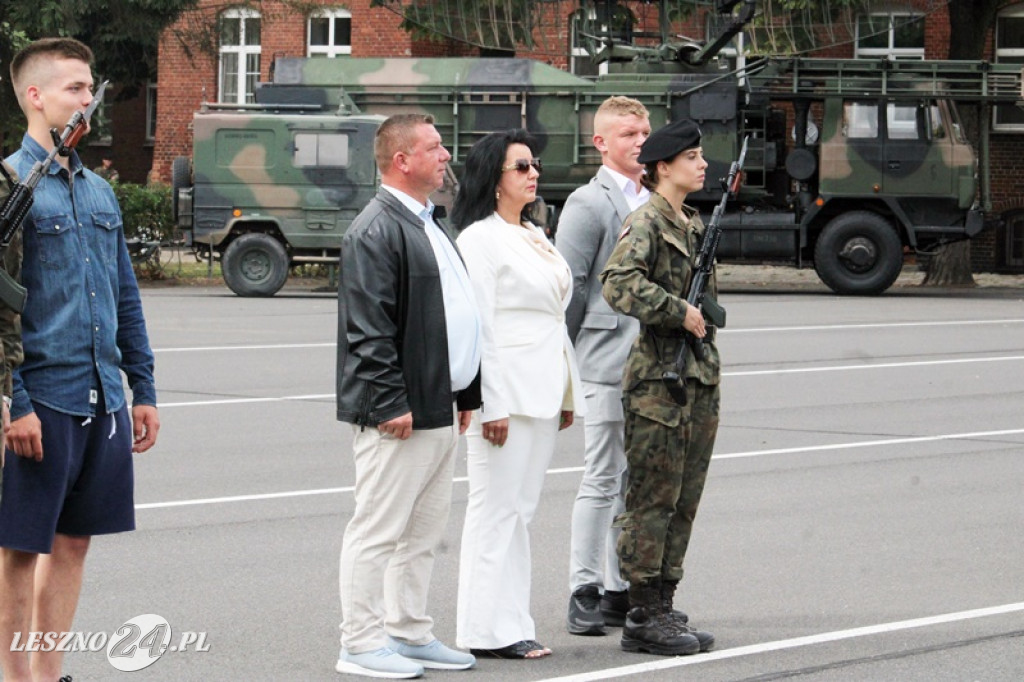 Kolejni rekruci złożyli przysięgę w Lesznie
