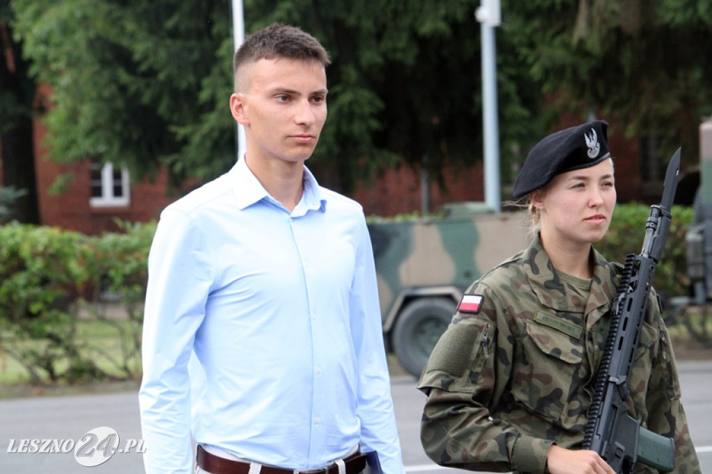 Kolejni rekruci złożyli przysięgę w Lesznie