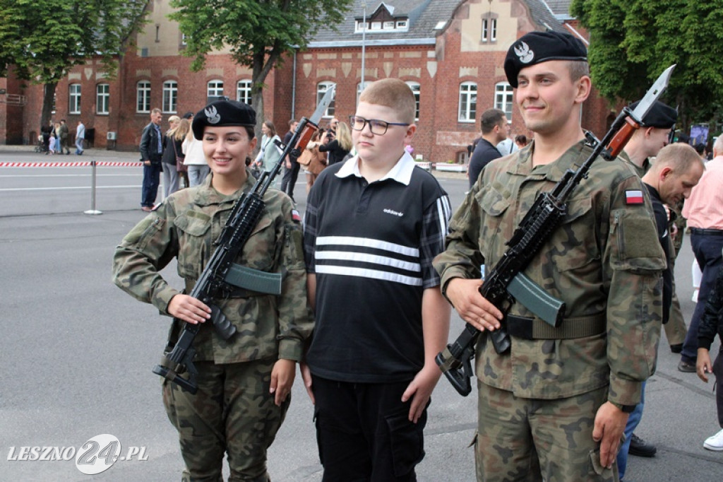 Kolejni rekruci złożyli przysięgę w Lesznie
