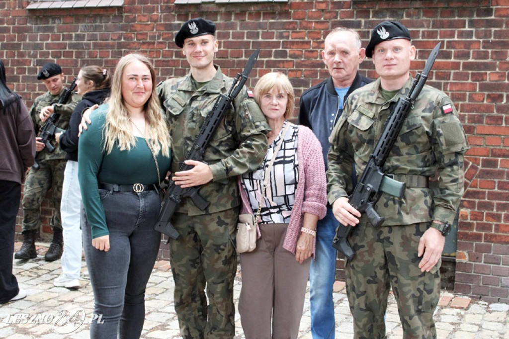 Kolejni rekruci złożyli przysięgę w Lesznie
