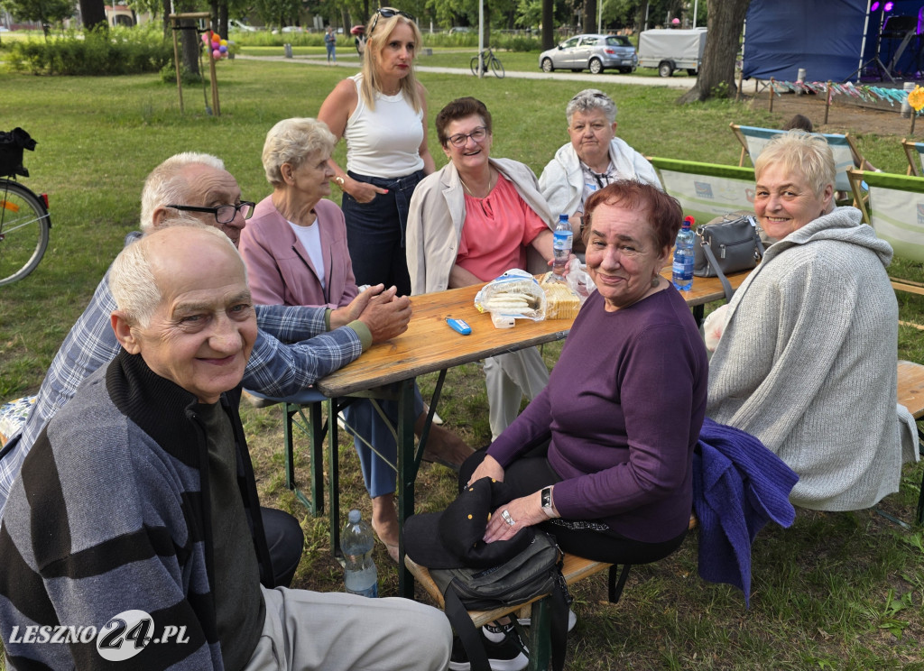 Potańcówka pod chmurką w Lesznie