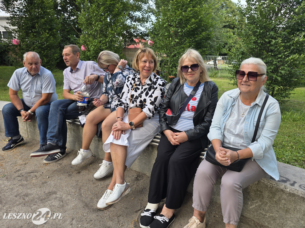 Potańcówka pod chmurką w Lesznie