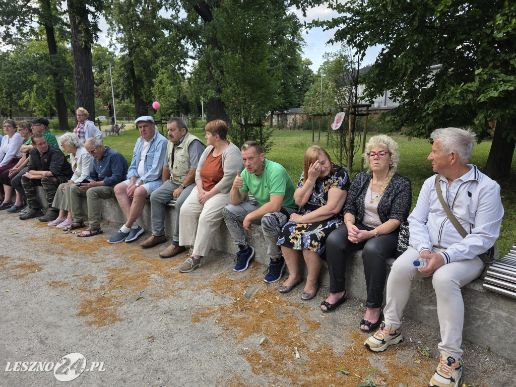 Potańcówka pod chmurką w Lesznie